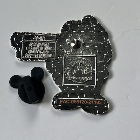 Disney Parks Snow White and the Seven Dwarves Happy Pin - Picture 3 of 4